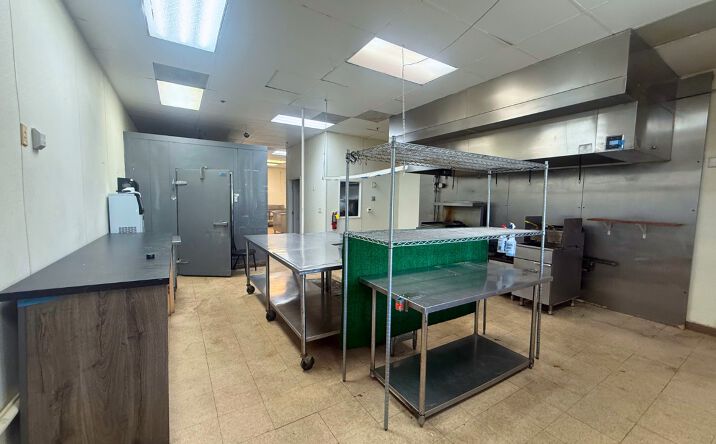 Pictures of Restaurant property located at 9330 W Commercial Blvd, Fort Lauderdale, FL 33351 for lease - image #1