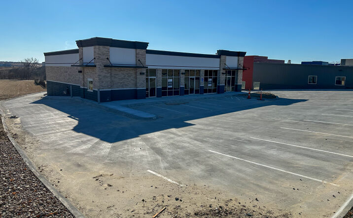 Pictures of Retail property located at 19205 Grant Ave, Omaha, NE 68022 for lease - image #1