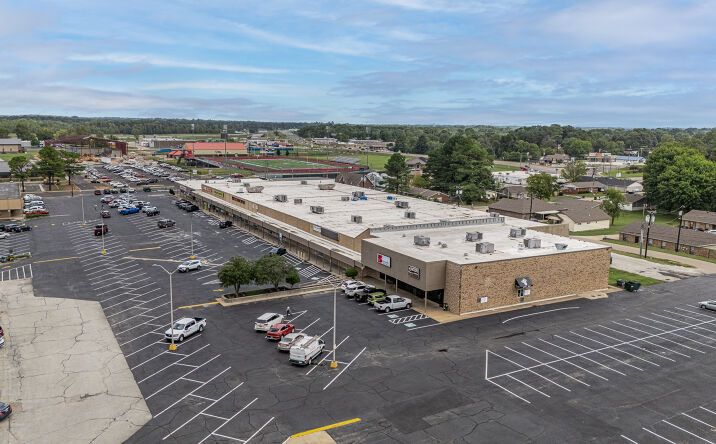 Pictures of Retail, Restaurant, Office property located at 1723 W Kingshighway, Paragould, AR 72450 for lease - image #1