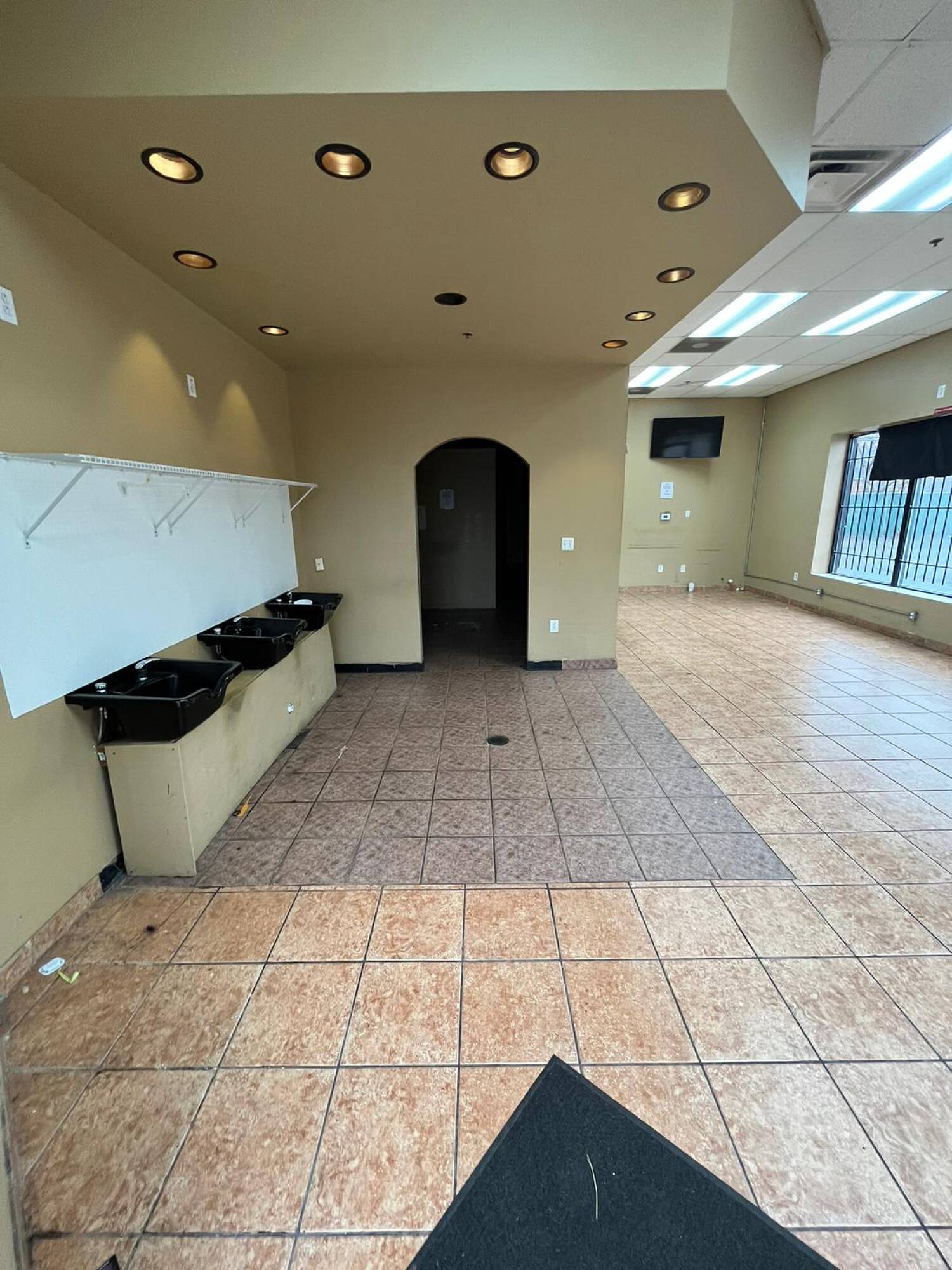 355 Inkster Rd, Inkster, MI 48141