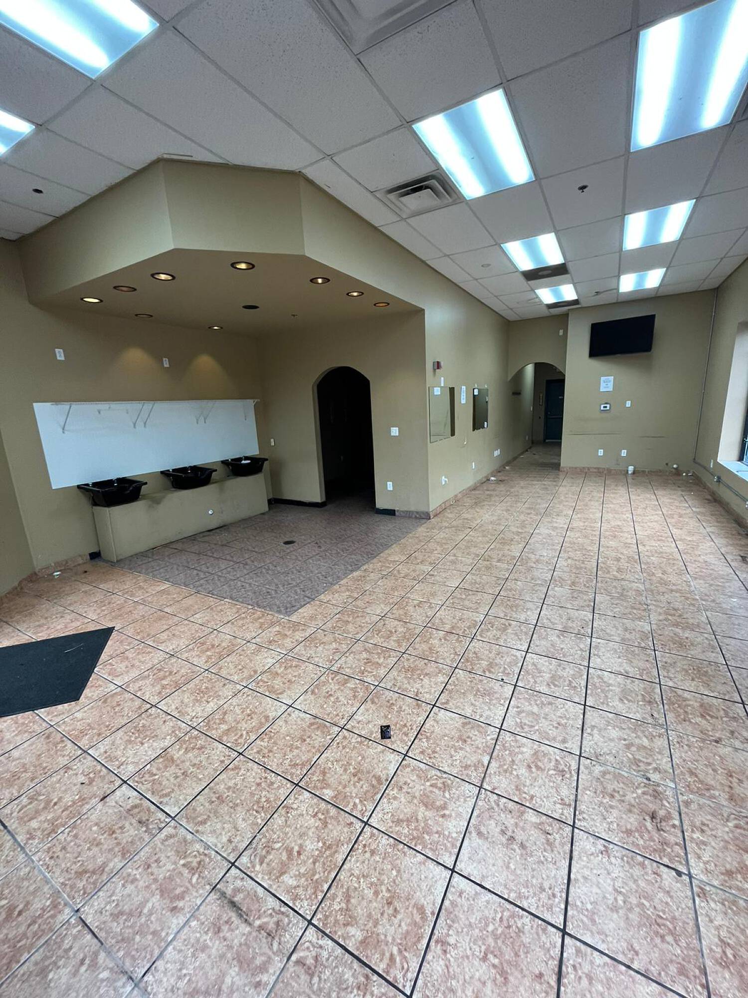 355 Inkster Rd, Inkster, MI 48141