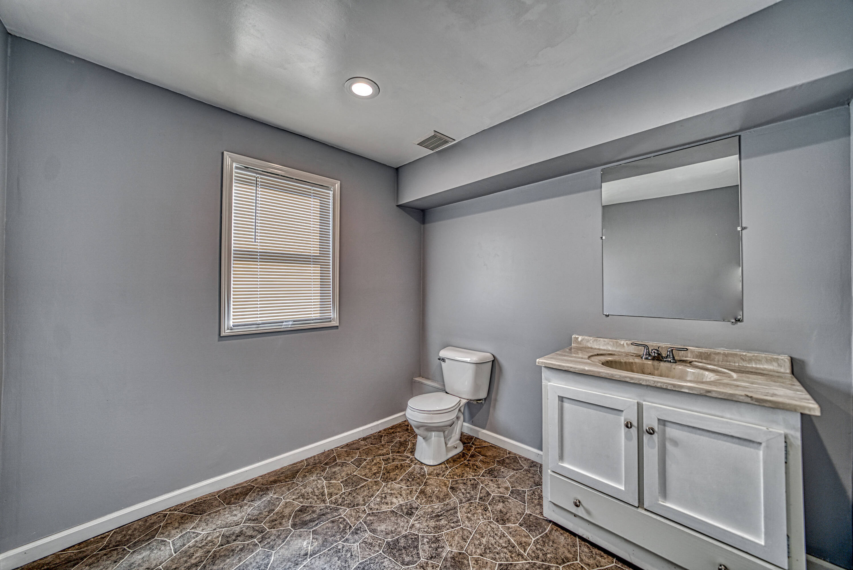 6883 Akron Road (6945 Lincoln Ave Ext.), Lockport, NY 14094