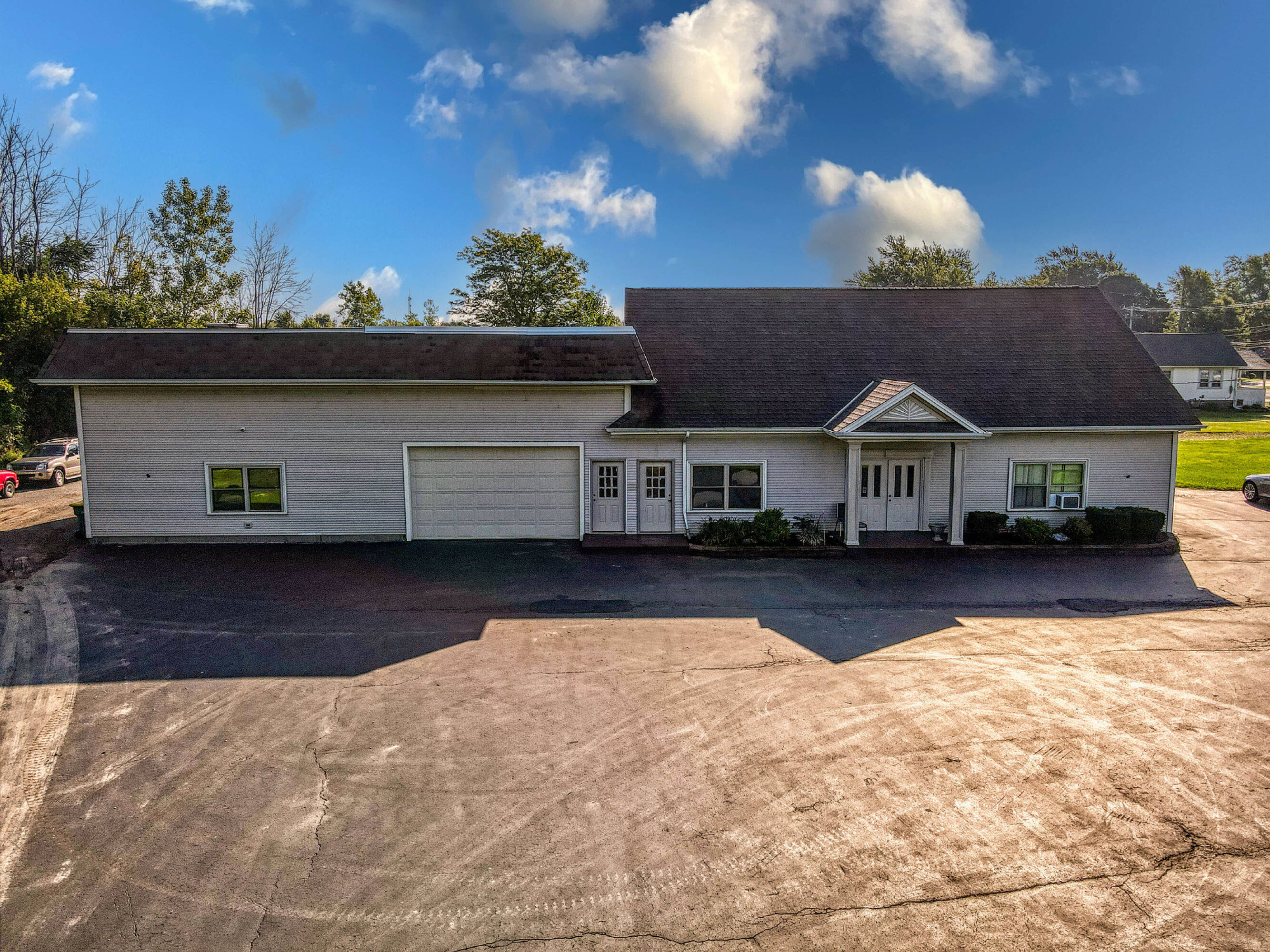 6883 Akron Road (6945 Lincoln Ave Ext.), Lockport, NY 14094