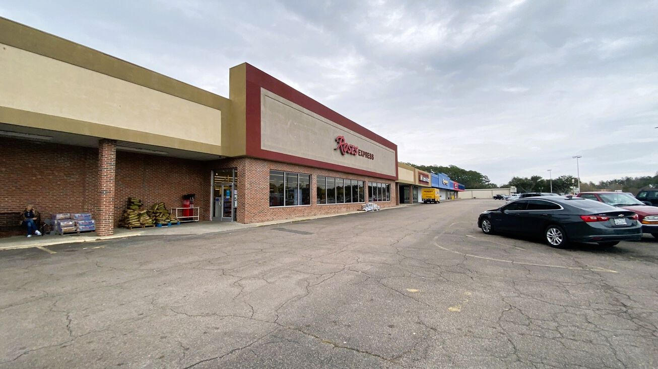 221 Robertson Blvd, Walterboro, SC 29488