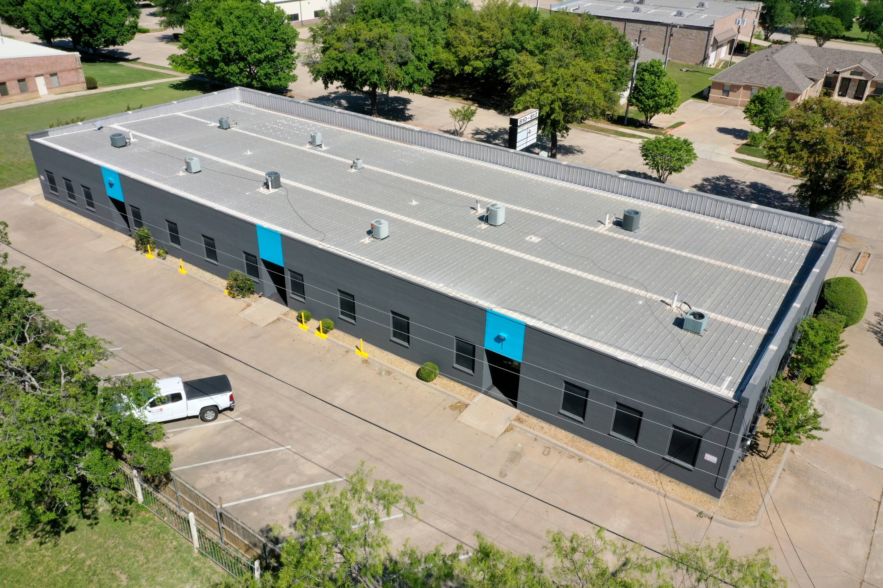 810 Office Park Cir, Lewisville, TX 75057