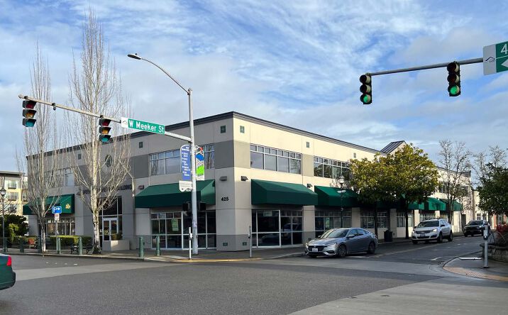 Pictures of Retail property located at 425 W Meeker St, Kent, WA 98032 for lease - image #1