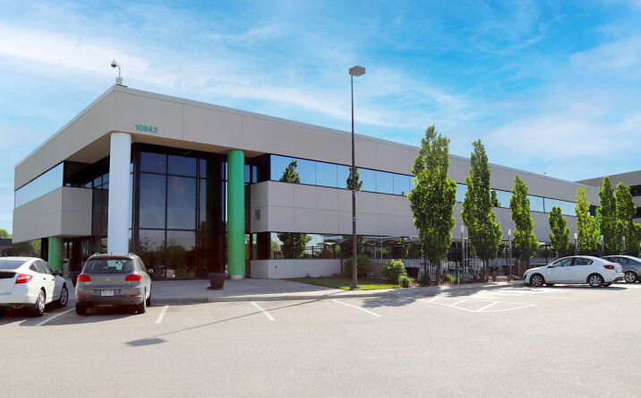 Pictures of Office property located at 10826 Farnam Dr, Omaha, NE 68154 for lease - image #1