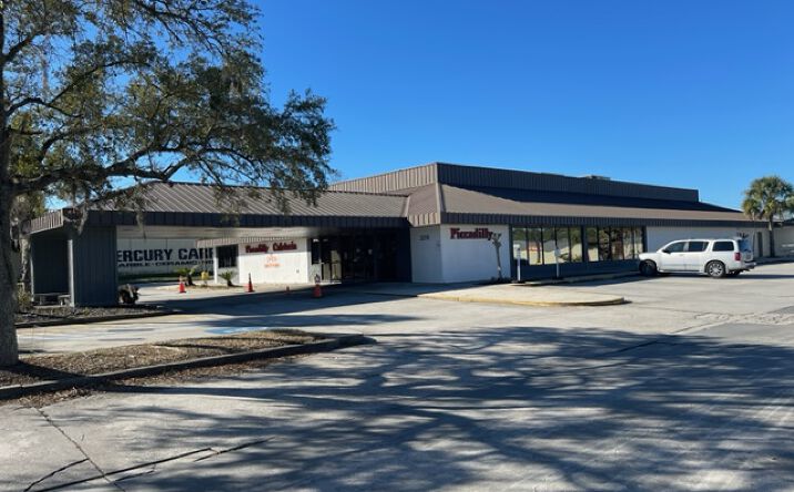 Pictures of Retail, Land, Restaurant property located at 3216 University Blvd S, Jacksonville, FL 32216 for lease - image #1