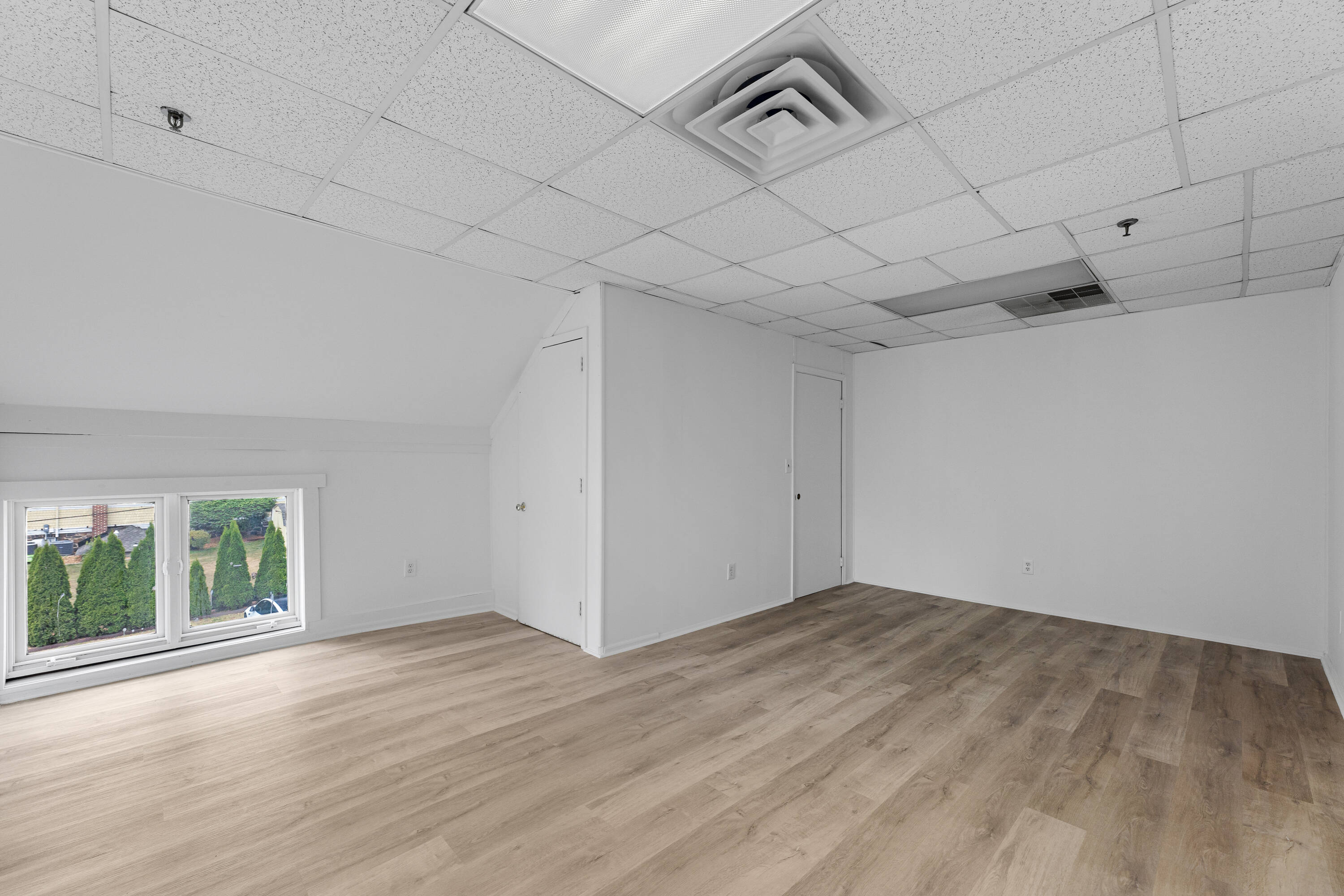 613 Ridge Rd, South Brunswick Township, NJ 08852