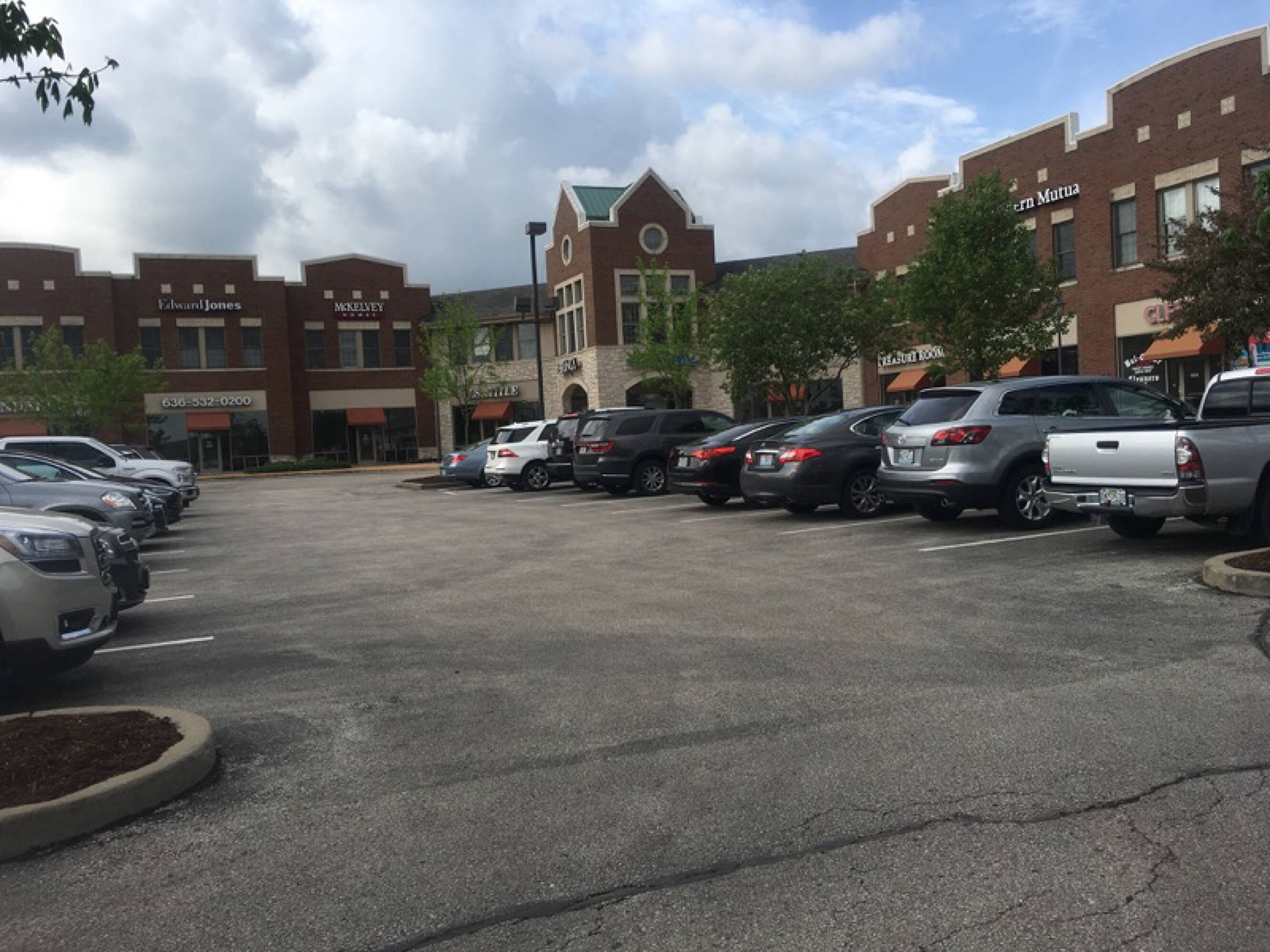 101 Chesterfield Towne Center, Chesterfield, MO 63005