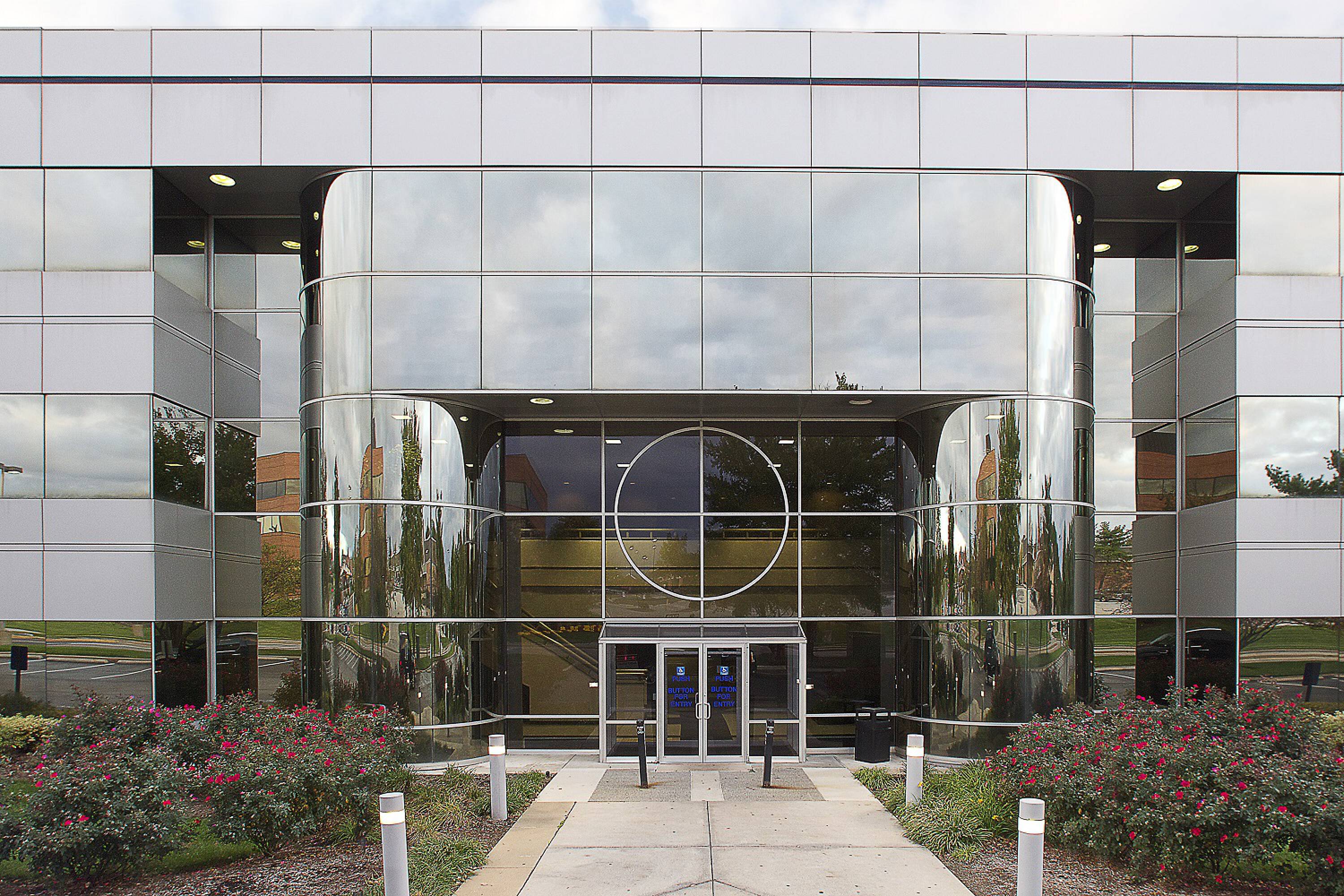 16216 Baxter Rd, Chesterfield, MO 63017