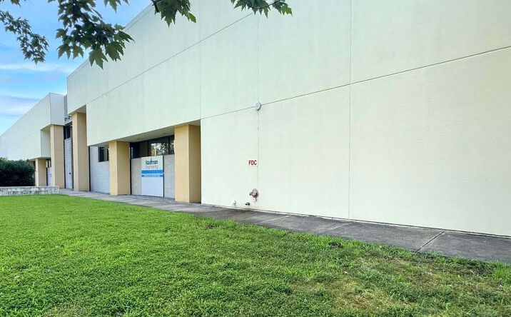 Pictures of Industrial property located at 889 Seahawk Cir, Virginia Beach, VA 23452 for lease - image #1