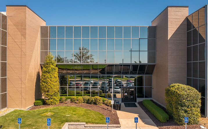 Pictures of Office property located at 12115 Lackland Rd, St. Louis, MO 63146 for lease - image #1