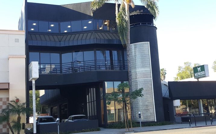 Pictures of Office property located at 18580 Ventura Blvd, Los Angeles, CA 91356 for lease - image #1