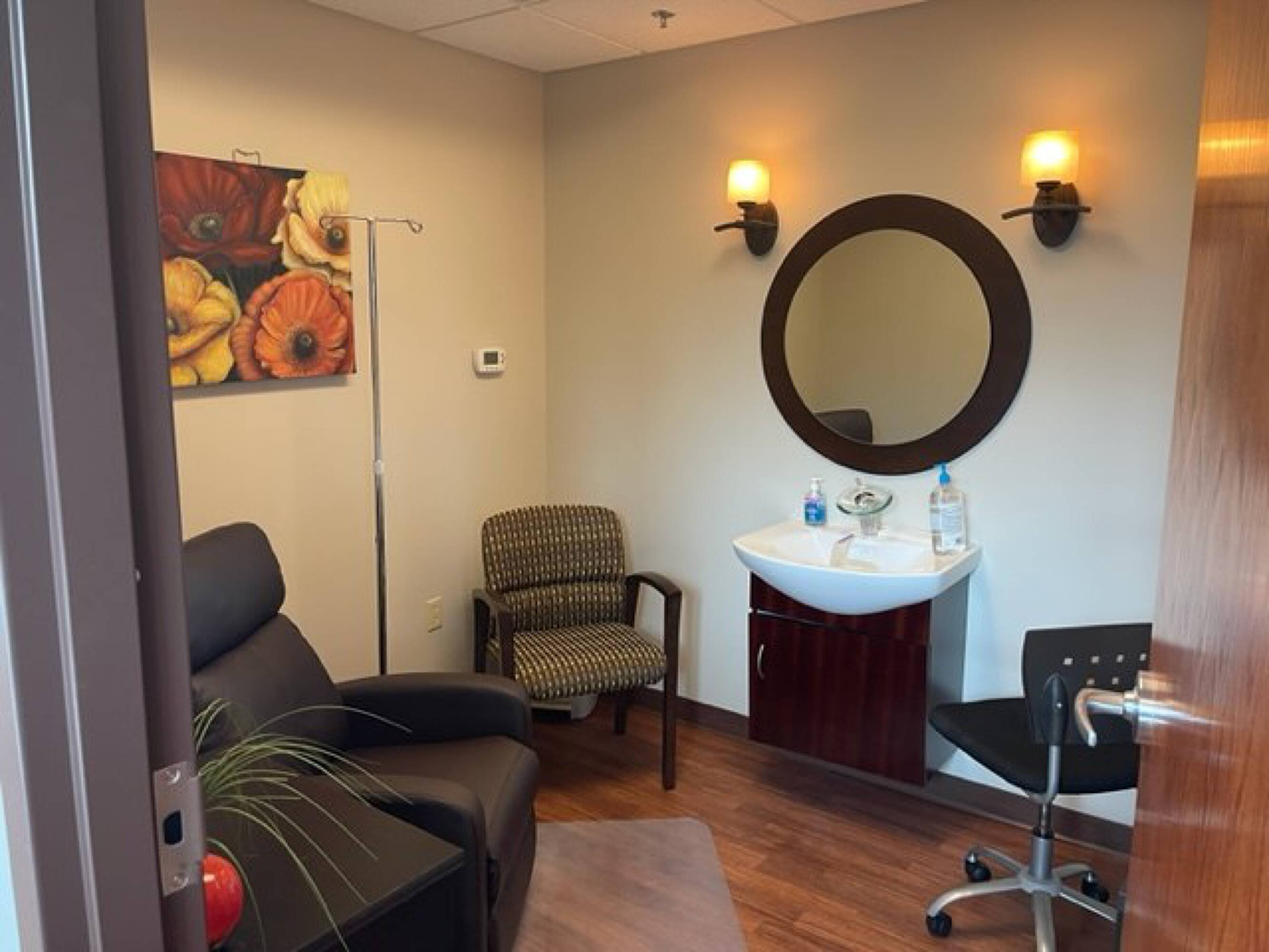 W359N5002 Brown St, Oconomowoc, WI 53066 Retail Space for Lease