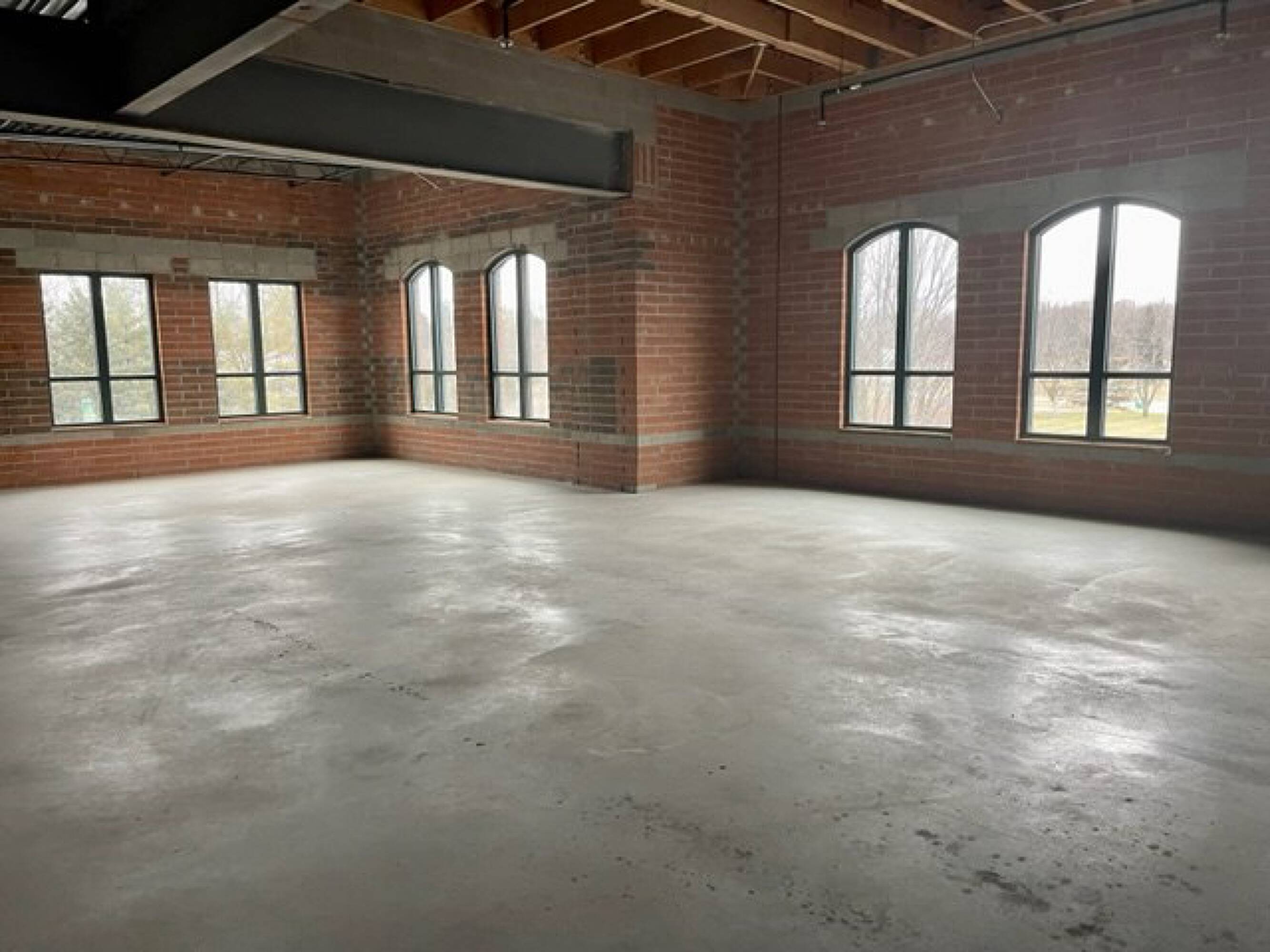 W359N5002 Brown St, Oconomowoc, WI 53066 Retail Space for Lease