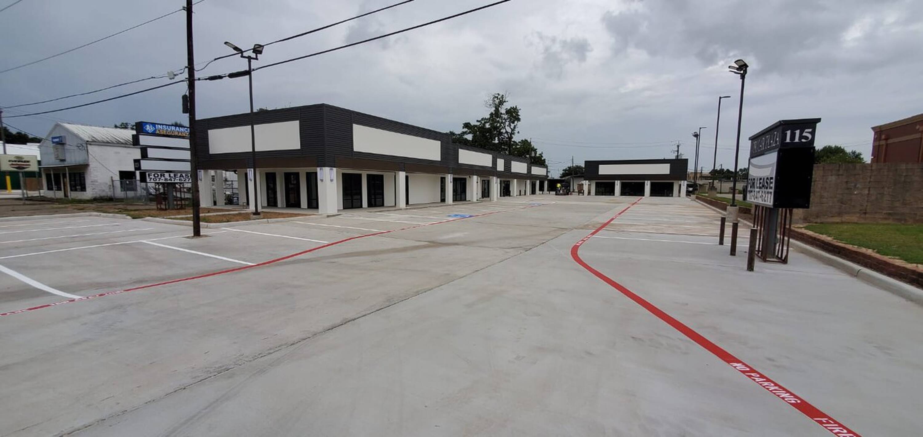 113 Oyster Creek Dr, Lake Jackson, TX 77566