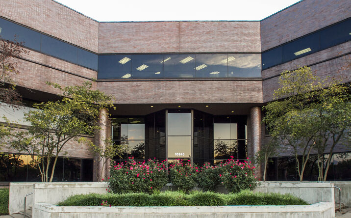 Pictures of Office property located at 10845 Olive Blvd, St. Louis, MO 63141 for lease - image #1
