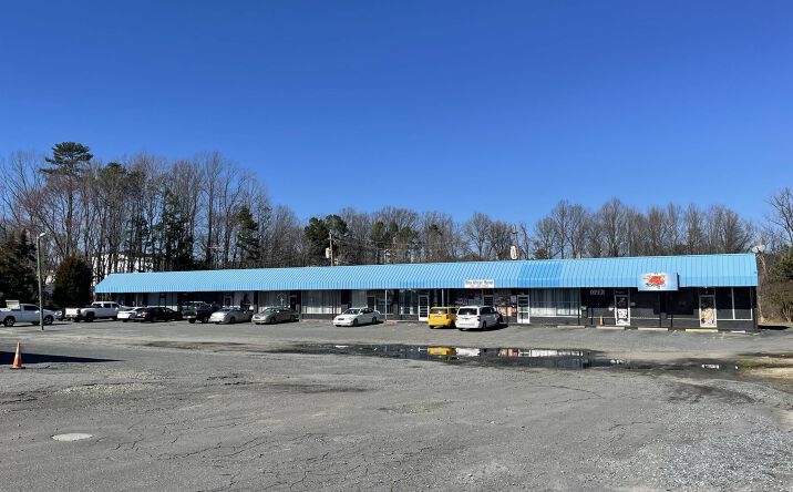 Pictures of Retail property located at 4409 N Tryon St, Charlotte, NC 28213 for lease - image #1