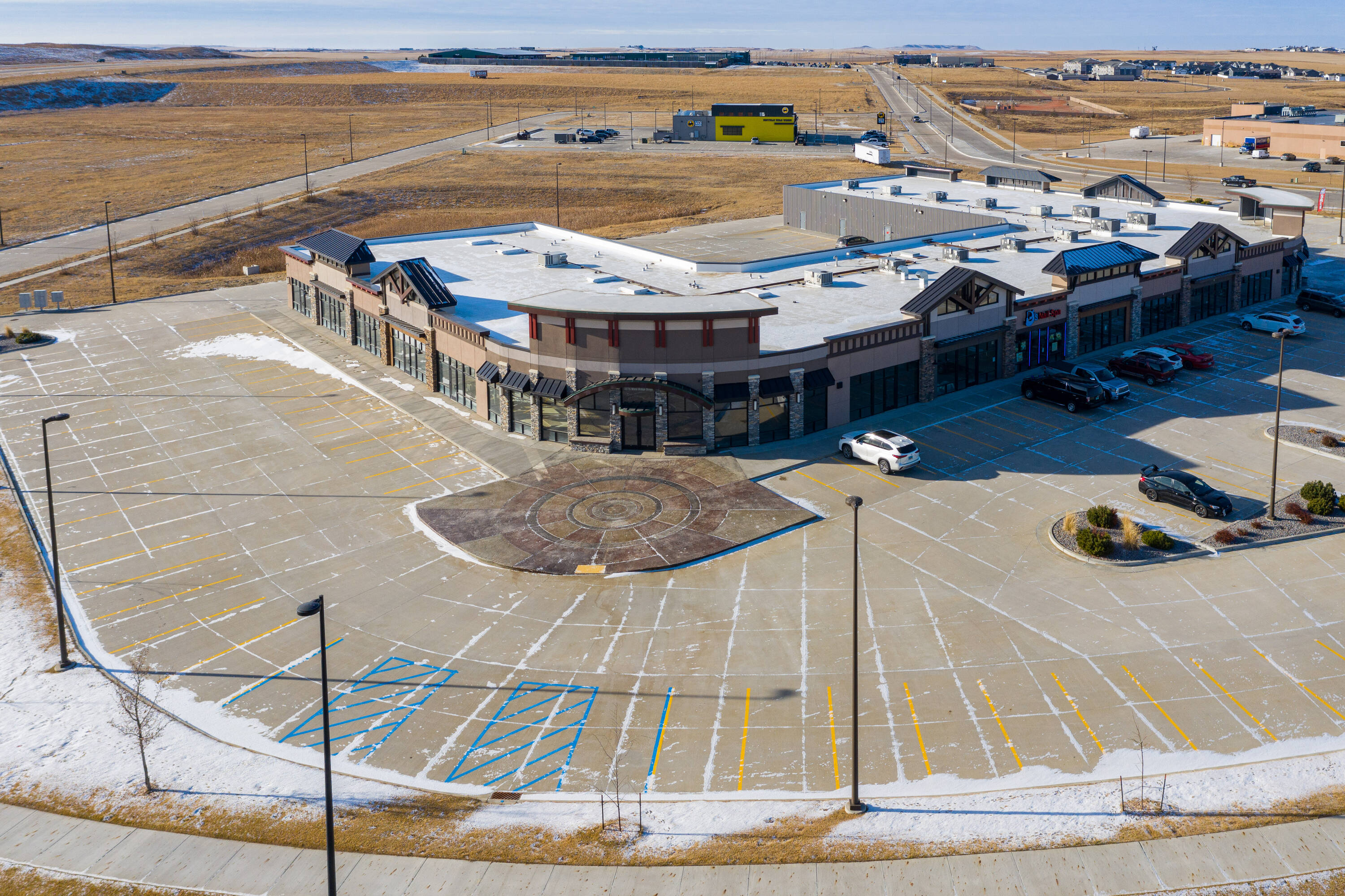 3275 W Ridge Dr, Dickinson, ND 58601