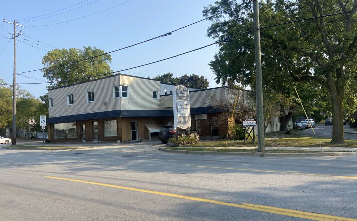 Pictures of Office property located at 606 N Saginaw St, Lapeer, MI 48446 for lease - image #1