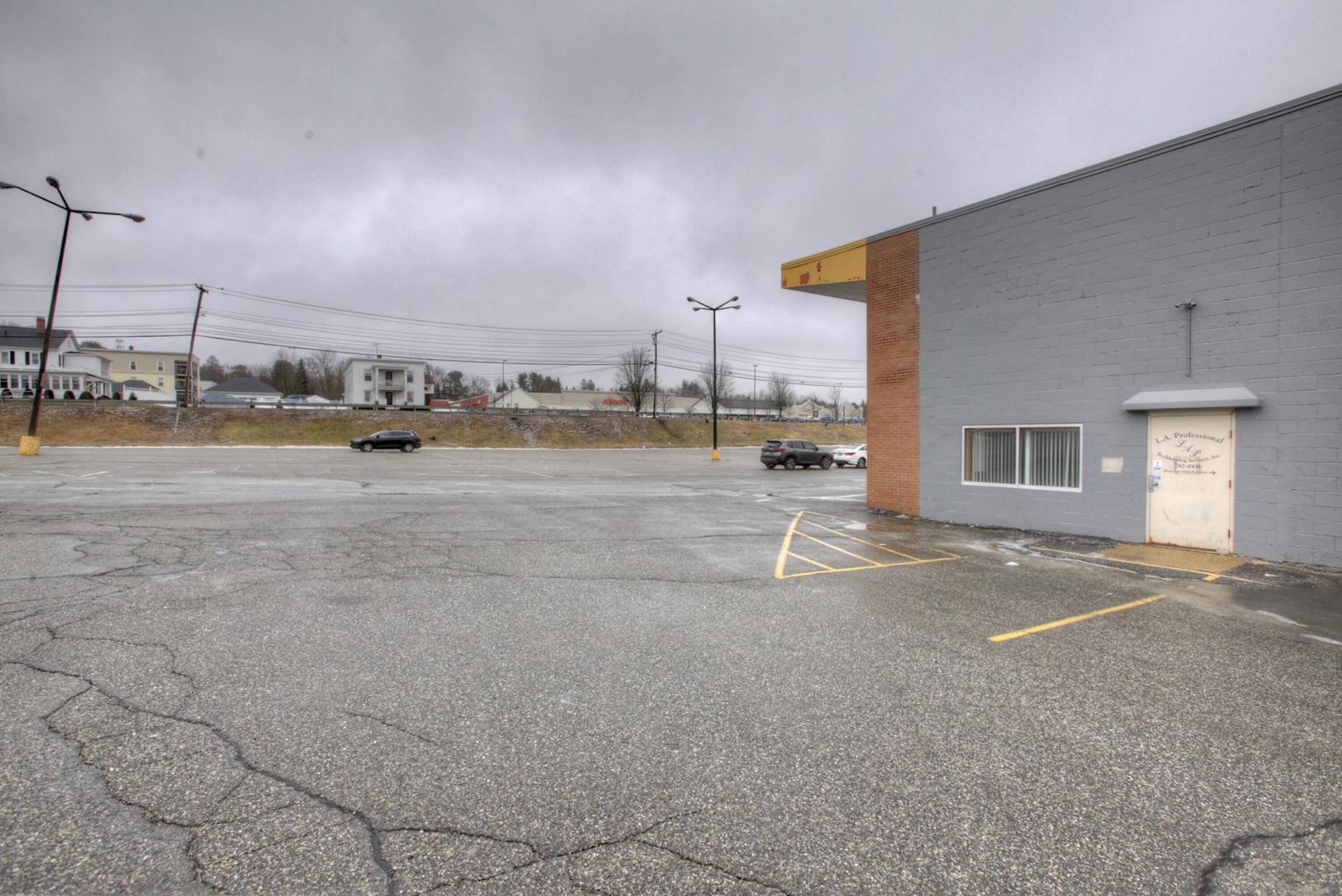 40 East Ave, Lewiston, ME 04240