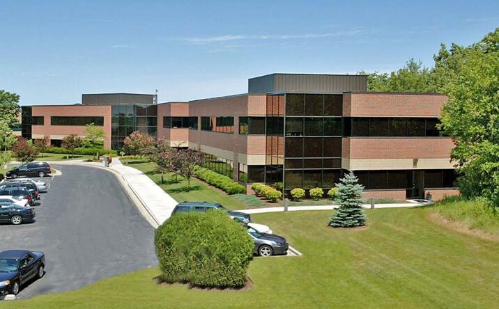 Pictures of Office property located at N16W23233 Stone Ridge Drive, Pewaukee, WI 53188 for lease - image #1