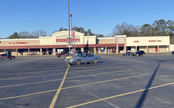 Pictures of Retail property located at 311 N Main St, LaFayette, GA 30728 for lease - image #1