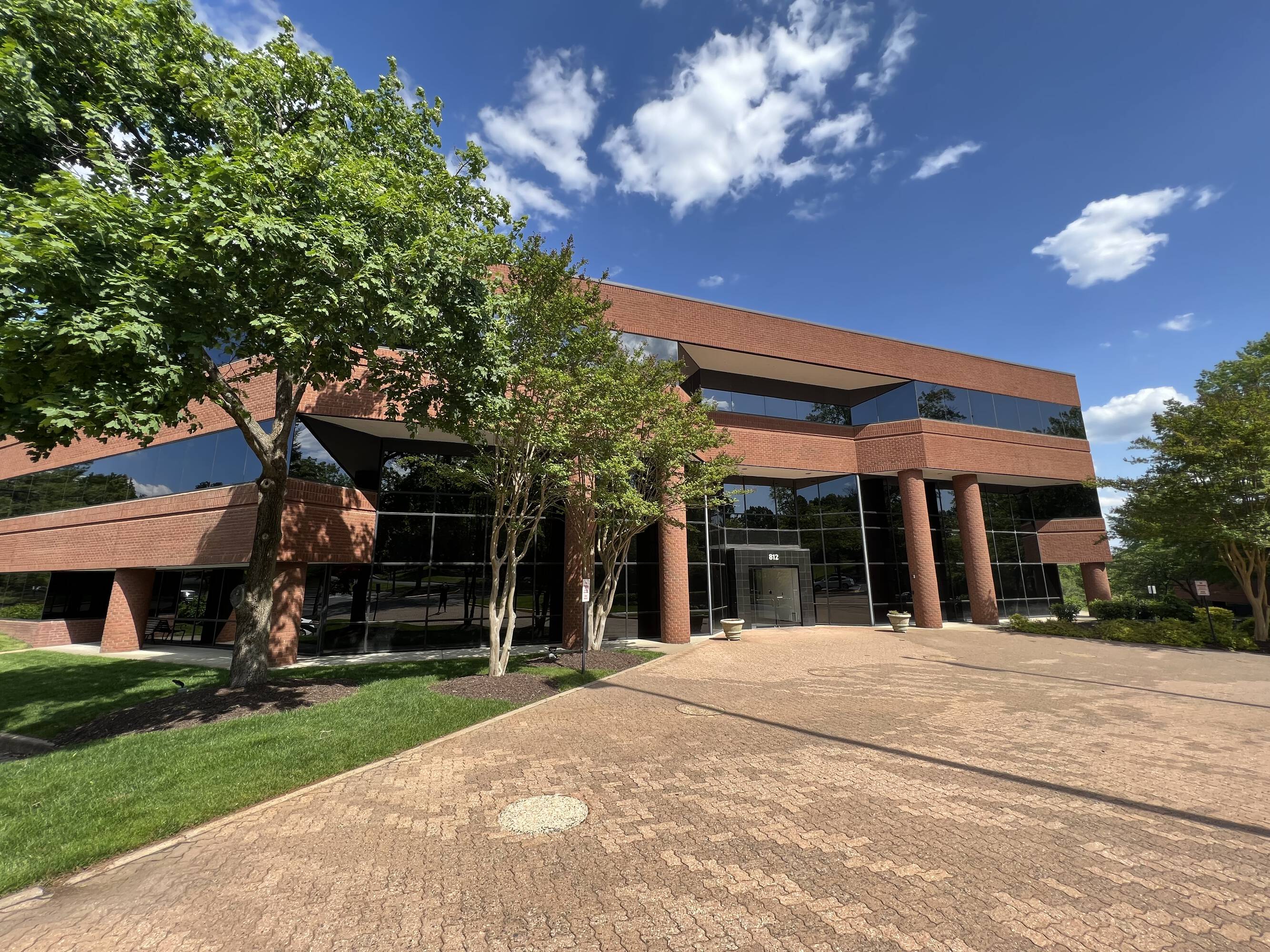 804 Moorefield Park Dr, Richmond, VA 23236