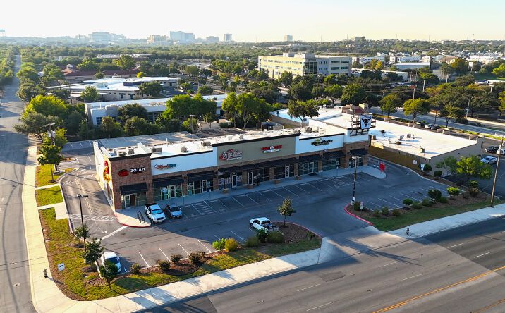 Pictures of Retail, Restaurant property located at 9390 Huebner Rd, San Antonio, TX 78240 for lease - image #1