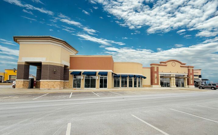 Pictures of Retail, Restaurant property located at 5001 Sergeant Rd, Sioux City, IA 51106 for lease - image #1