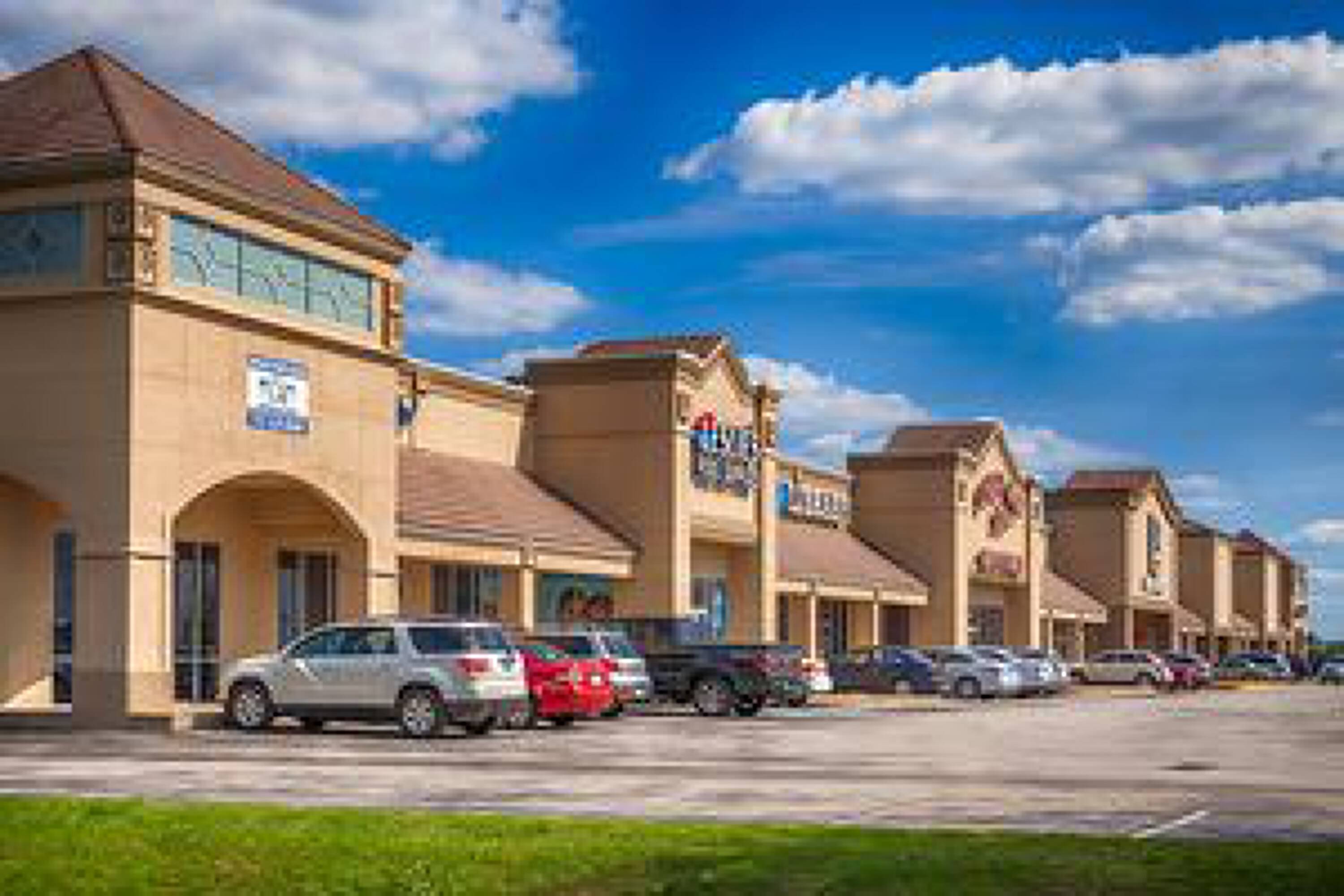 8 Stonebridge Blvd, Jackson, TN 38305