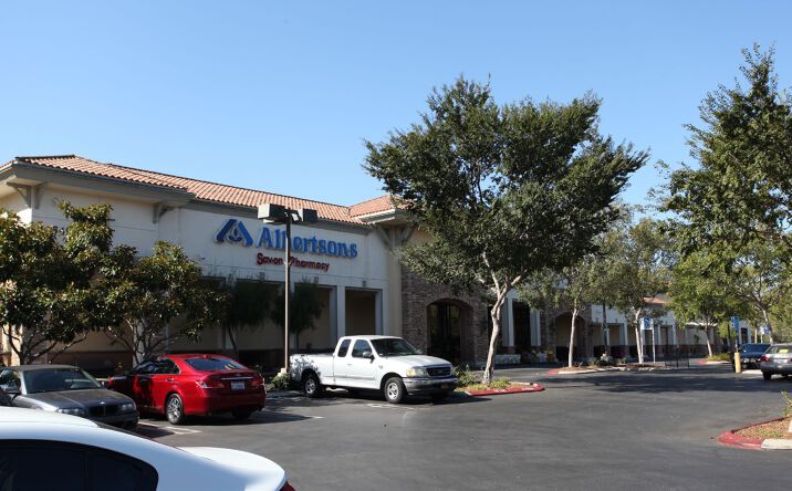 Pictures of Retail property located at 411-501 S Reino Rd, Thousand Oaks, CA 91320 for lease - image #1