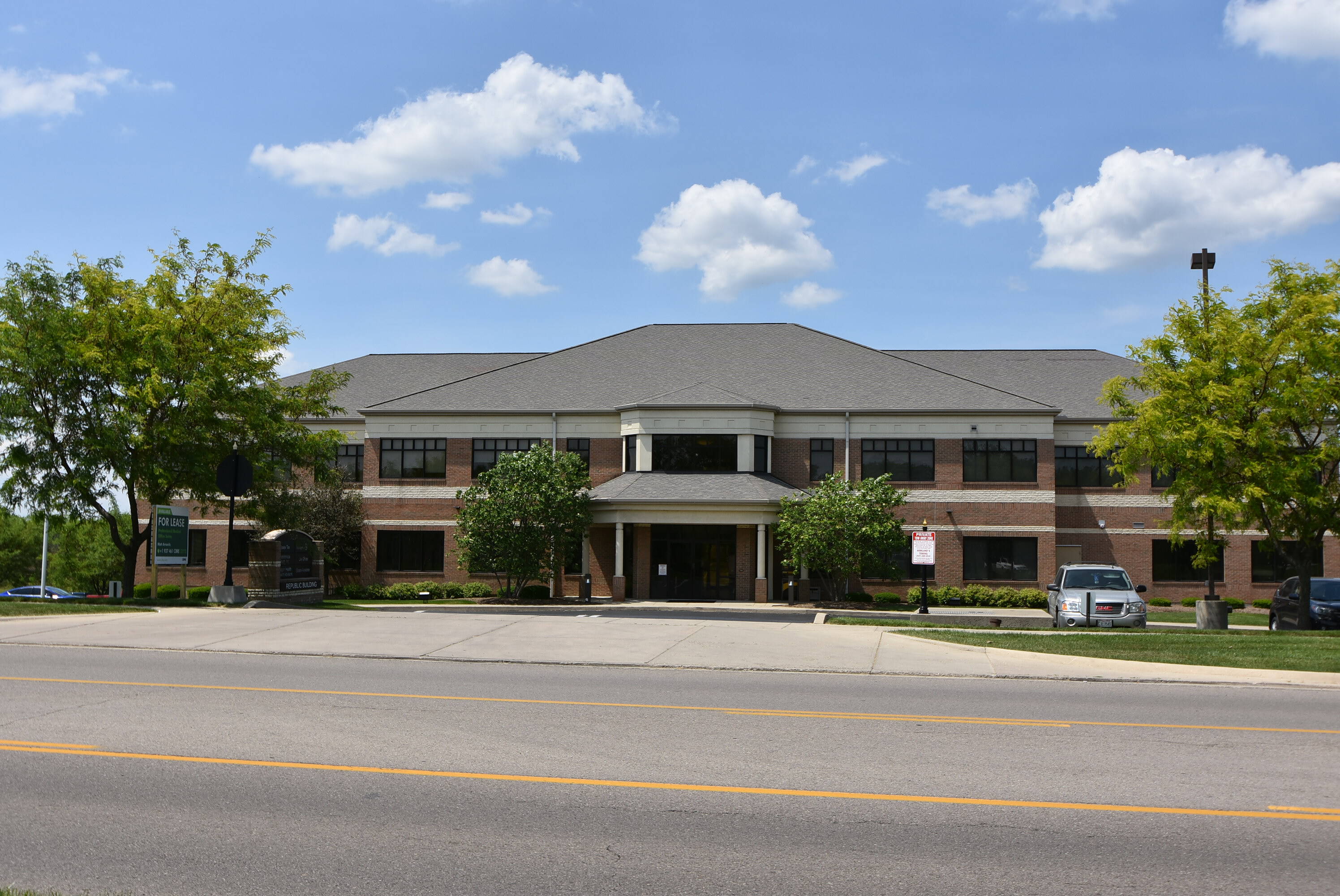 7501 Paragon Rd, Dayton, OH 45459