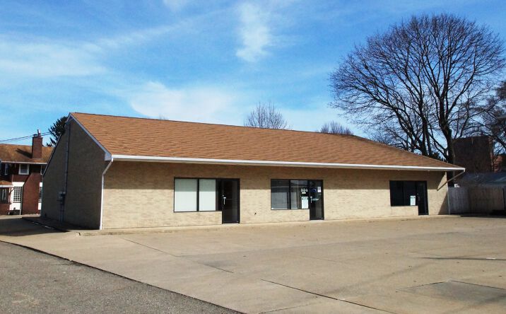 Pictures of Office property located at 938 Amherst Road Northeast, Massillon, OH 44646 for lease - image #1