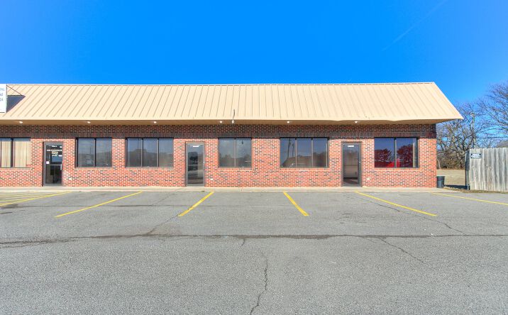 Pictures of Retail, Office, Special Purpose property located at 14106 Acme Rd, Shawnee, OK 74804 for lease - image #1