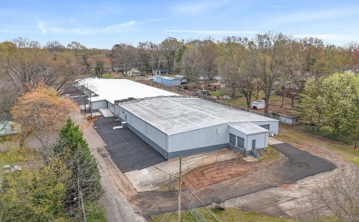 Pictures of Retail, Office, Industrial property located at 600 Park Dr, Statesville, NC 28677 for lease - image #1