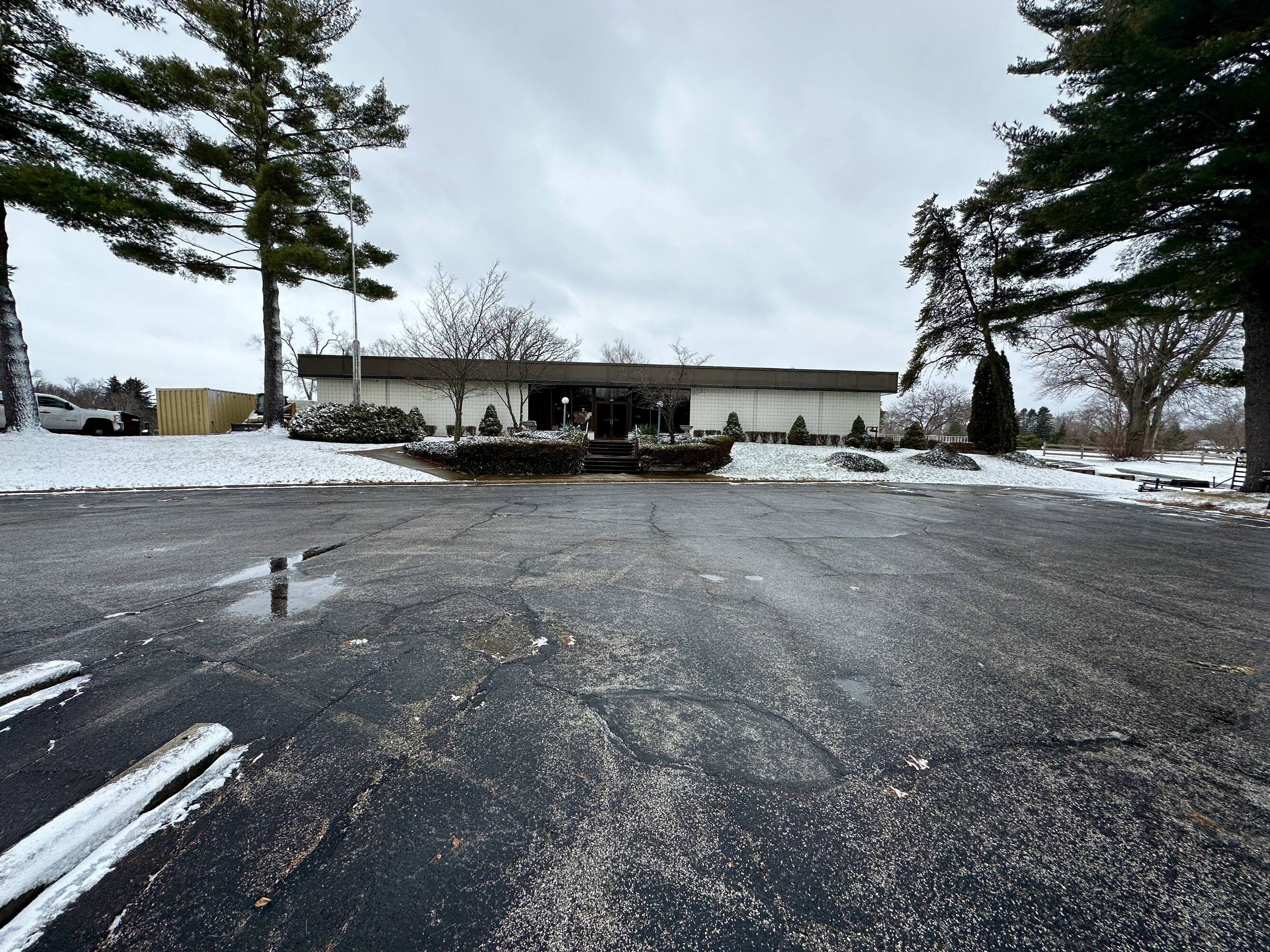 282 W Johnson Rd, La Porte, IN 46350