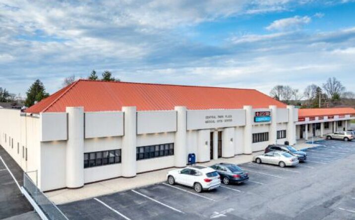 Pictures of Office property located at 700-760 Old Country Rd, Plainview, NY 11803 for lease - image #1