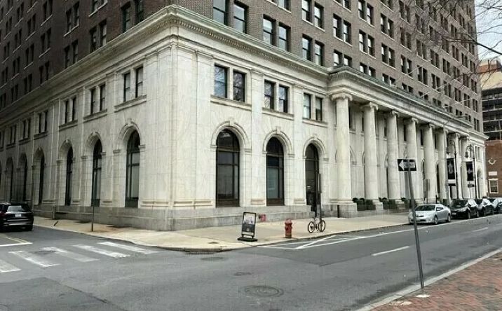 Pictures of Retail property located at 150 S Independence Mall W, Philadelphia, PA 19106 for lease - image #1