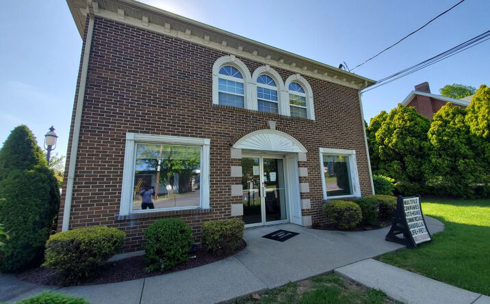 Pictures of Office property located at 484 Stones Crossing Rd, Easton, PA 18045 for sales - image #1