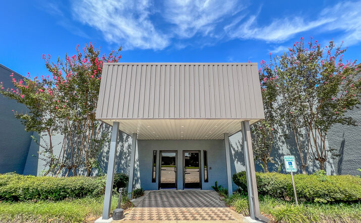 Pictures of Office property located at 108 Commercial Cir, Conroe, TX 77304 for lease - image #1