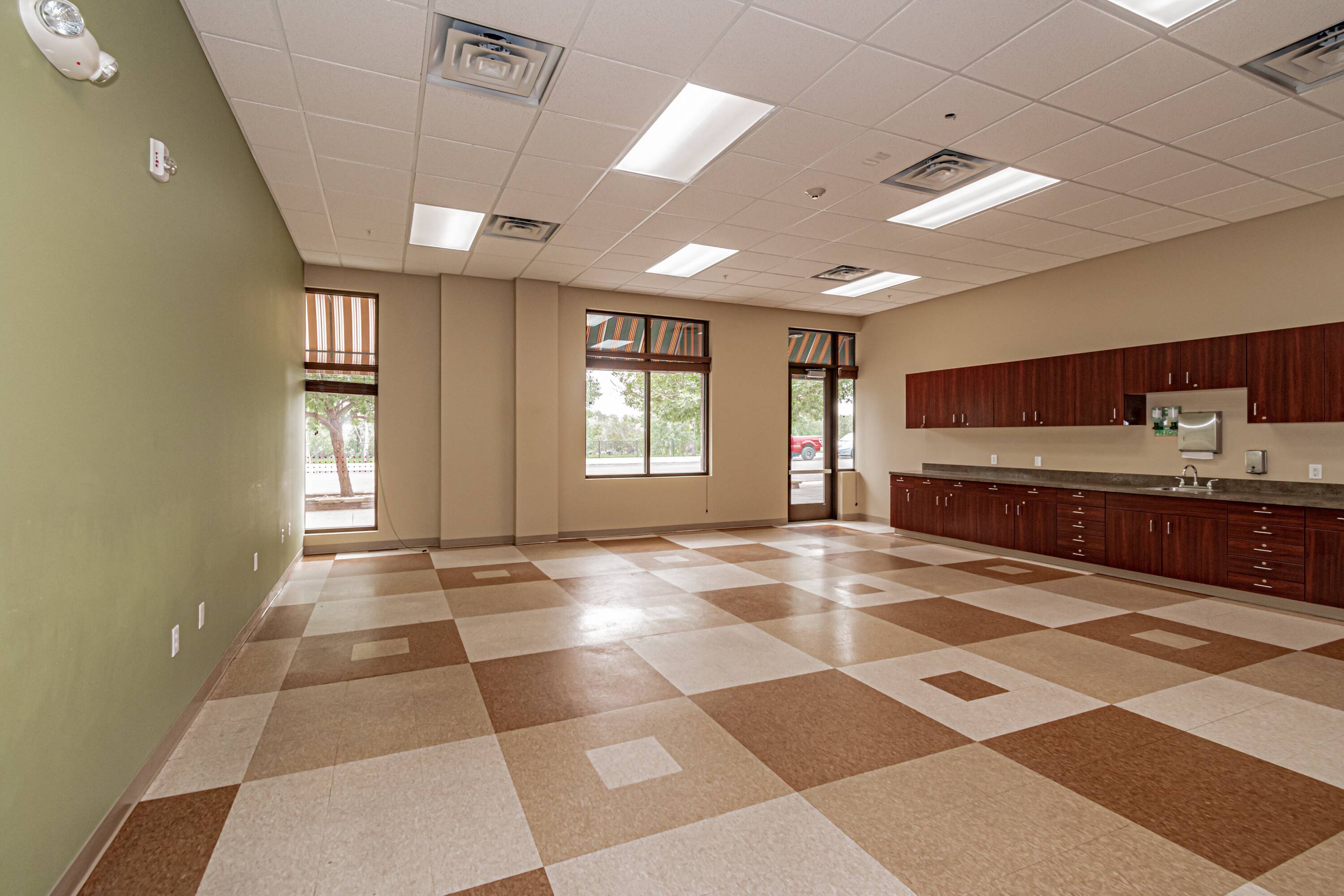 901 Pier View Dr, Idaho Falls, ID 83402