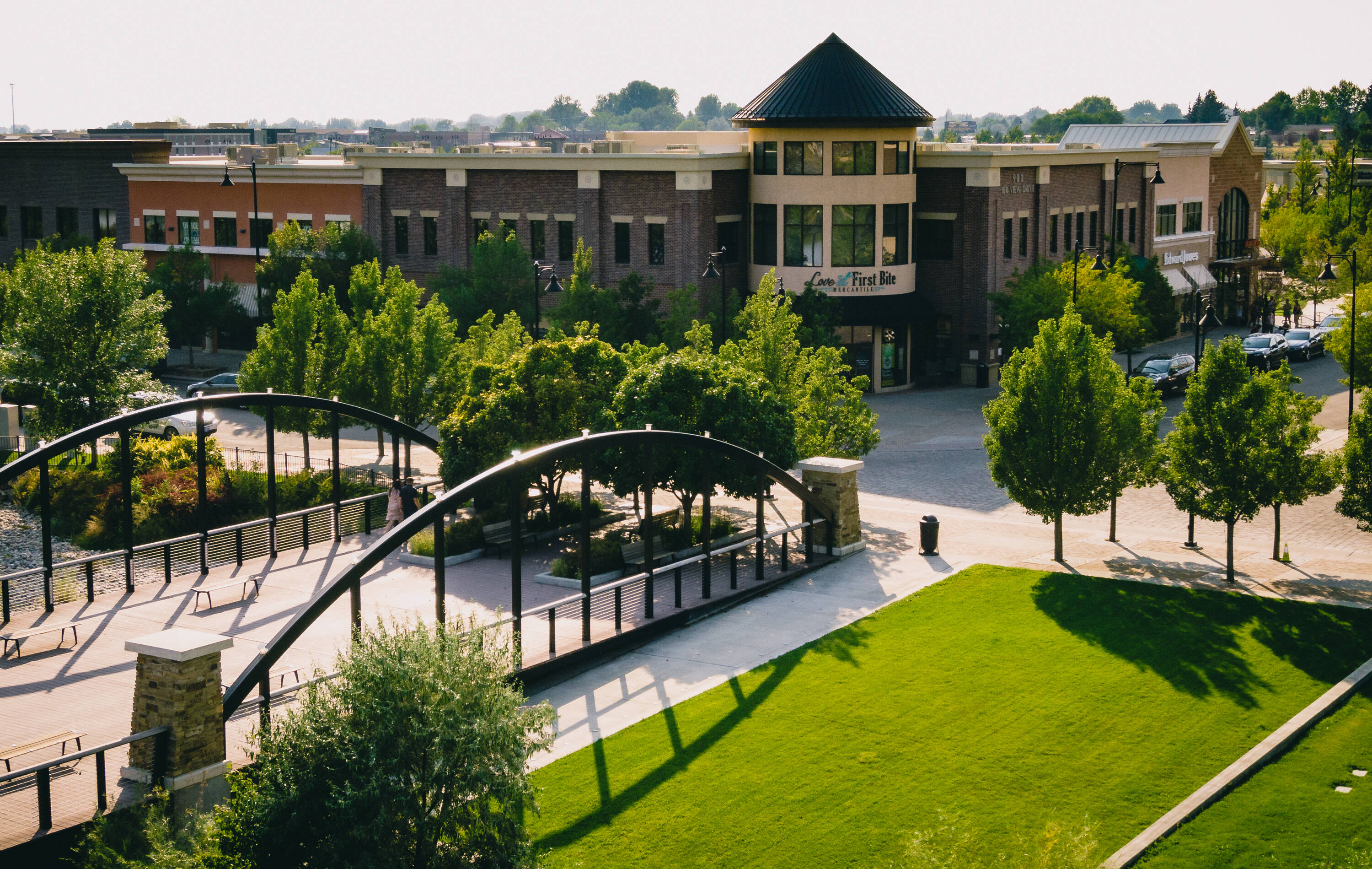 901 Pier View Dr, Idaho Falls, ID 83402