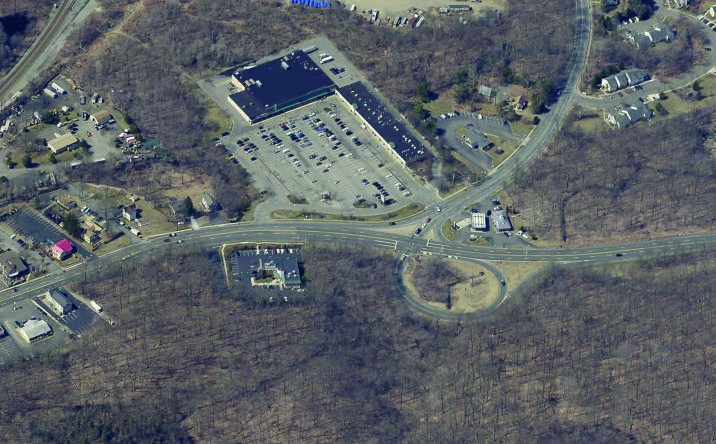 Pictures of Retail property located at 175 Lakeside Blvd, Landing, NJ 07850 for lease - image #1