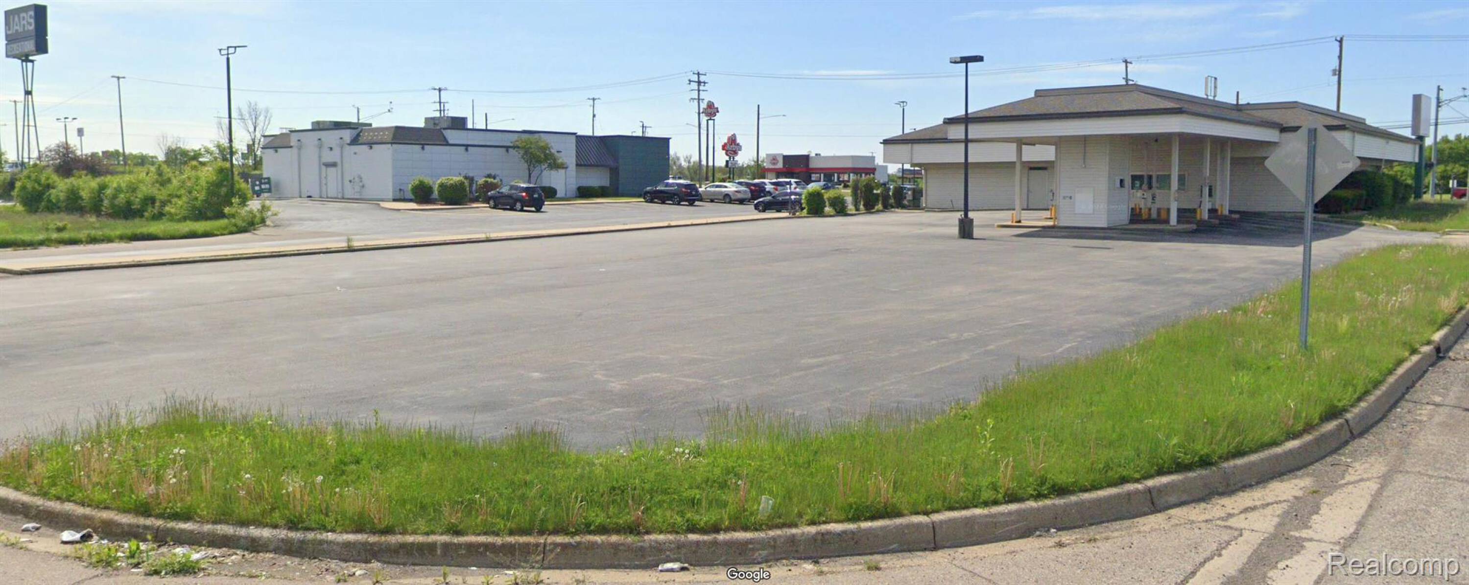 4346 Pierson Rd, Flint, MI 48504