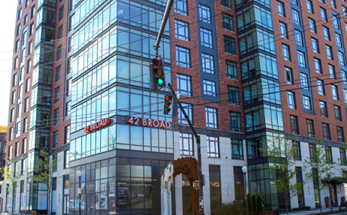 Pictures of Retail property located at 42 Broad St W, Mt Vernon, NY 10552 for lease - image #1