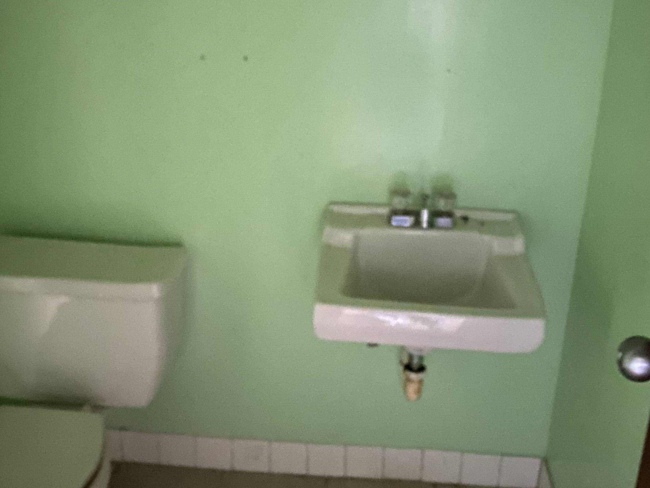 1058771