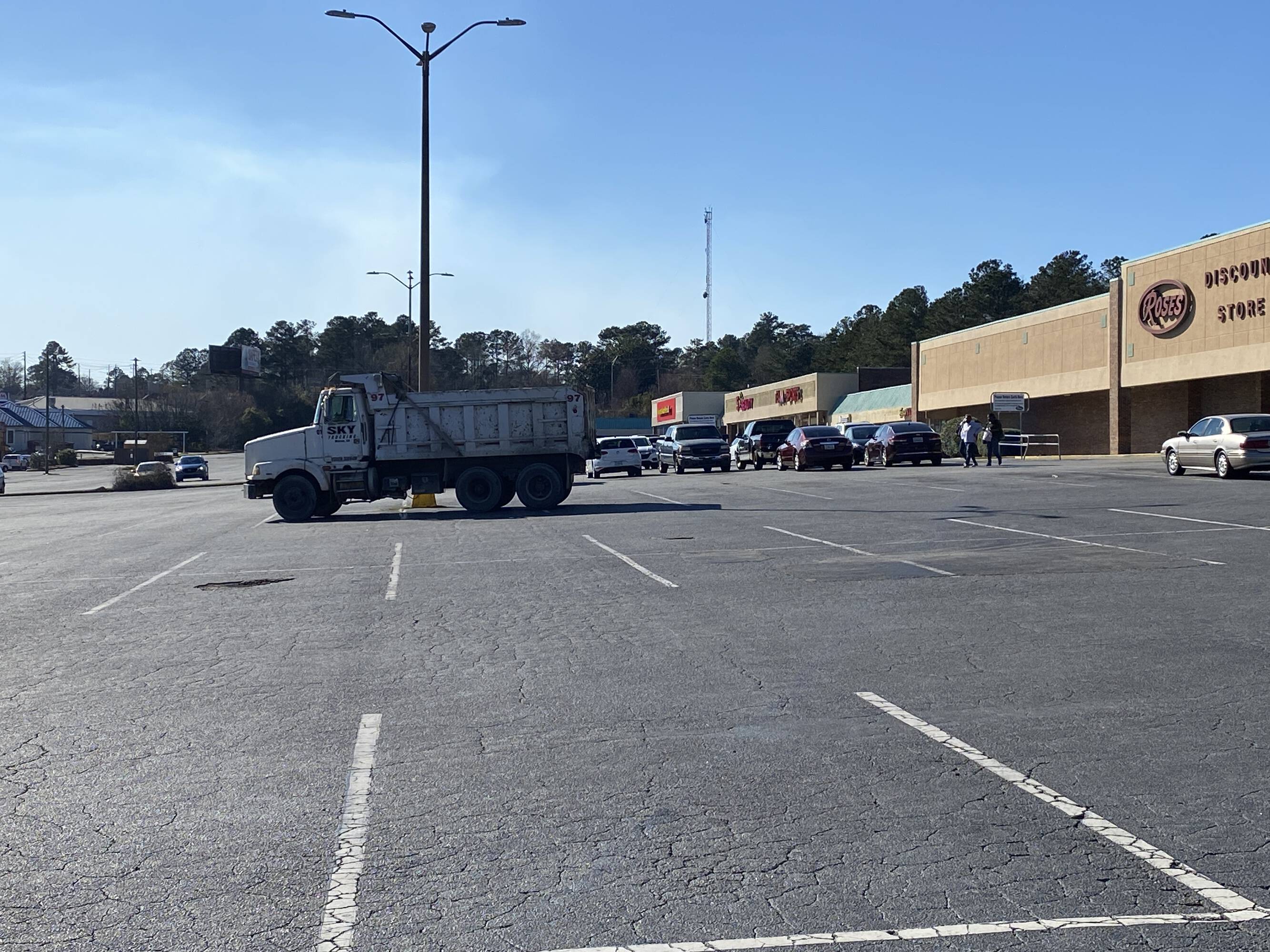 636 Shurling Dr, Macon, GA 31211