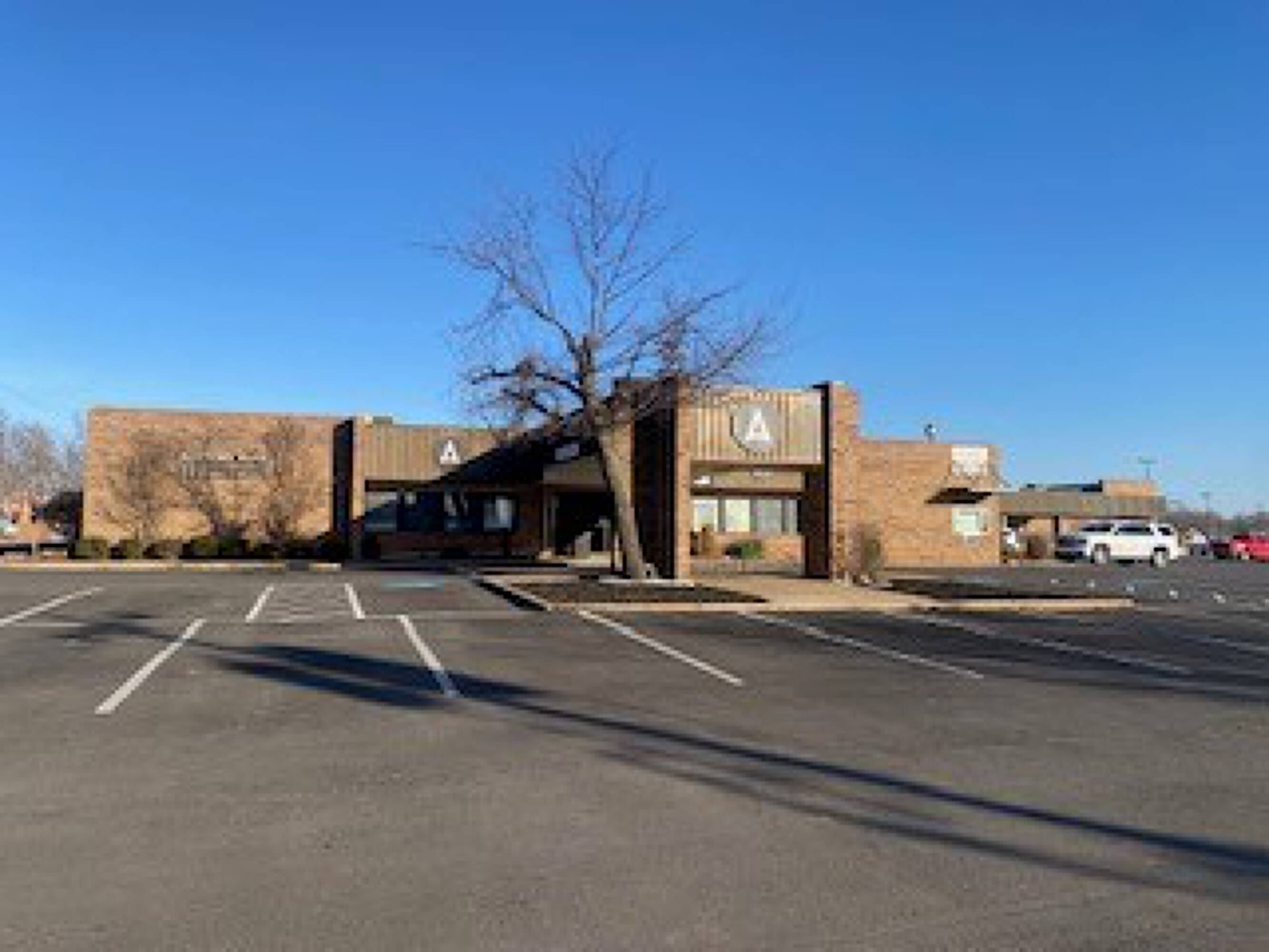 500 E Robinson St, Norman, OK 73071